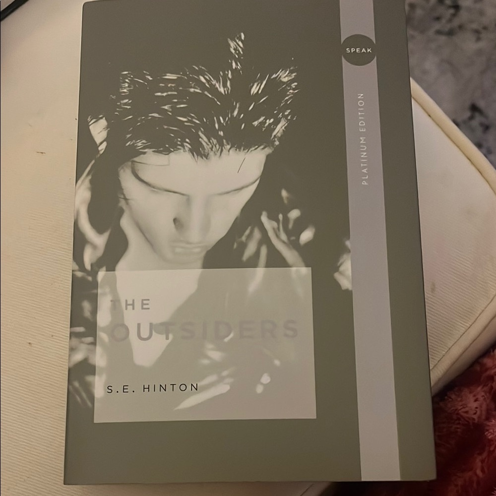 The Outsiders by S.E. Hinton - Speak Platinum Edition